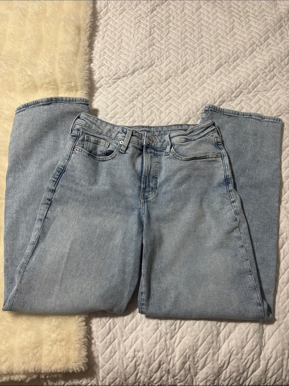 Old Navy Light Blue Straight Leg Women’s Jeans